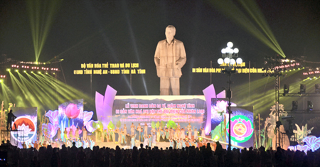 Chương trình vinh danh được tổ chức tại Quảng trường Hồ Chí Minh